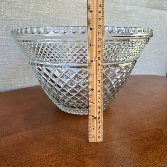 Wexford Clear Glass Punch Bowl Anchor Hocking Centerpiece - Picture 5 of 9
